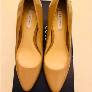 COLE HAAN Bethany Pump Maple Sugar Patent